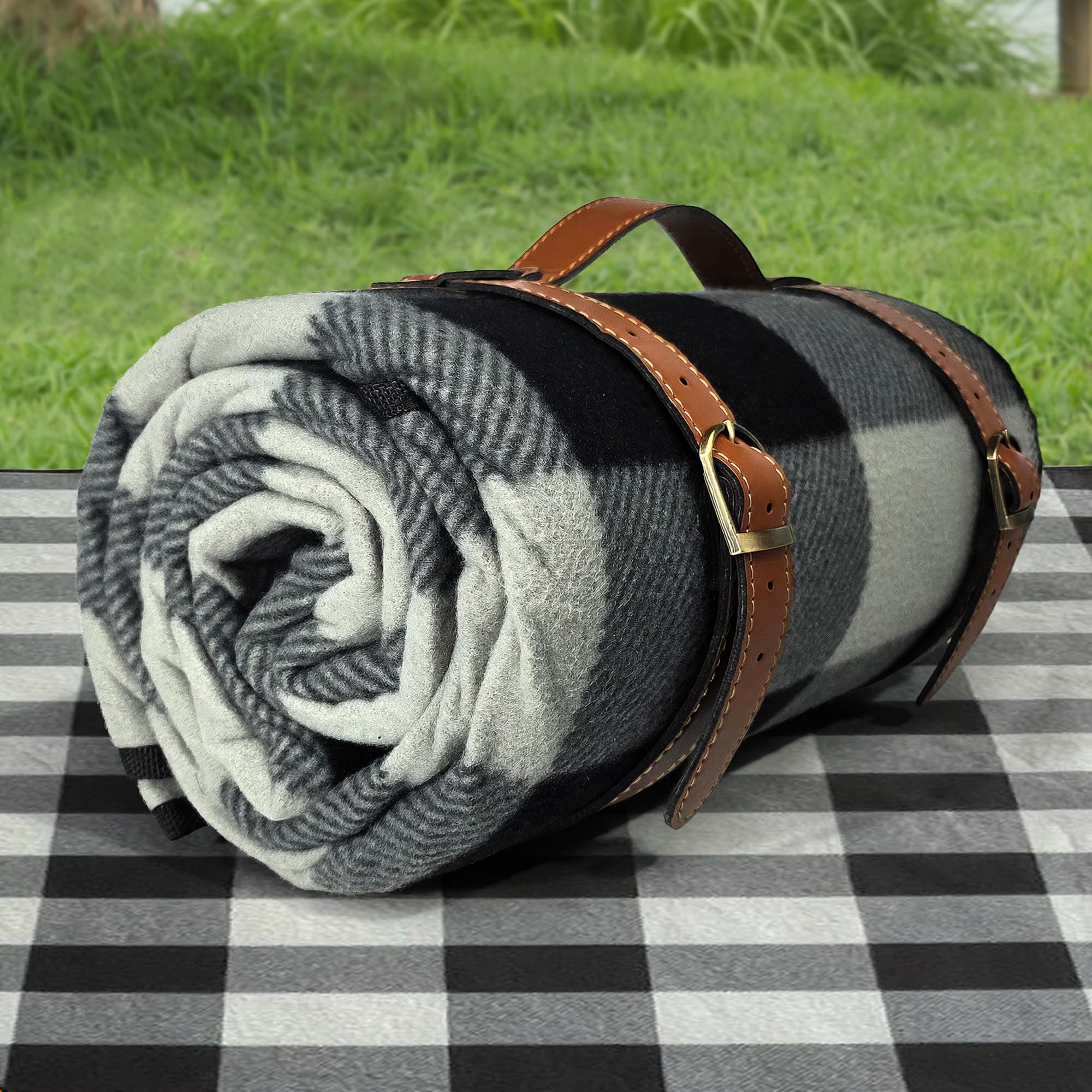 PortableAnd Large Picnic & Outdoor Blanket Sand Proof and Waterproof Picnic Blanket Tote for Camping Hiking Festivals Travelling