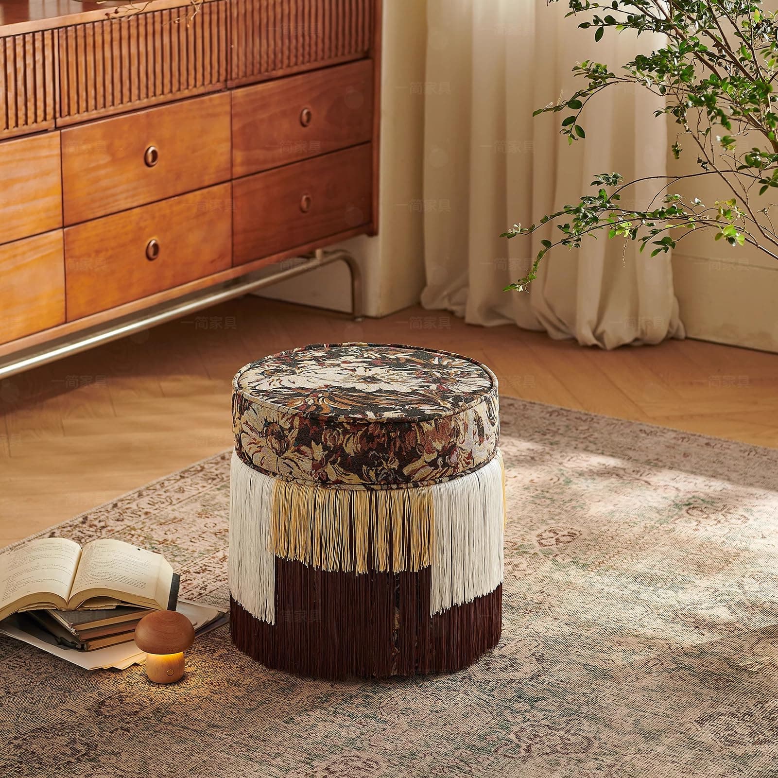 Vintage Round Ottoman with Tassels, Accent Seat Footstool Upholstered Vanity Stool with Solid Wood Frame, Accent Ottoman Sofa Stool for Makeup, Bedroom, Living Room(40x40cm/16 x16, A)
